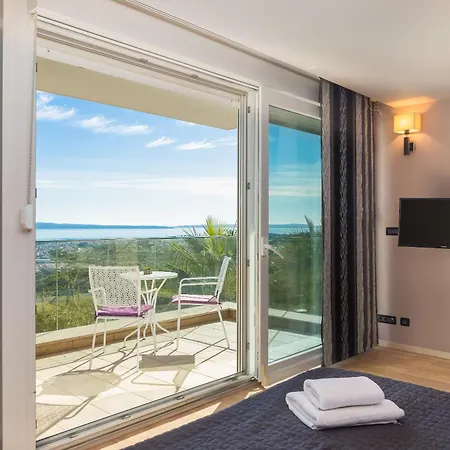 Awesome * Спліт