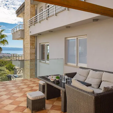 Villa Awesome Split
